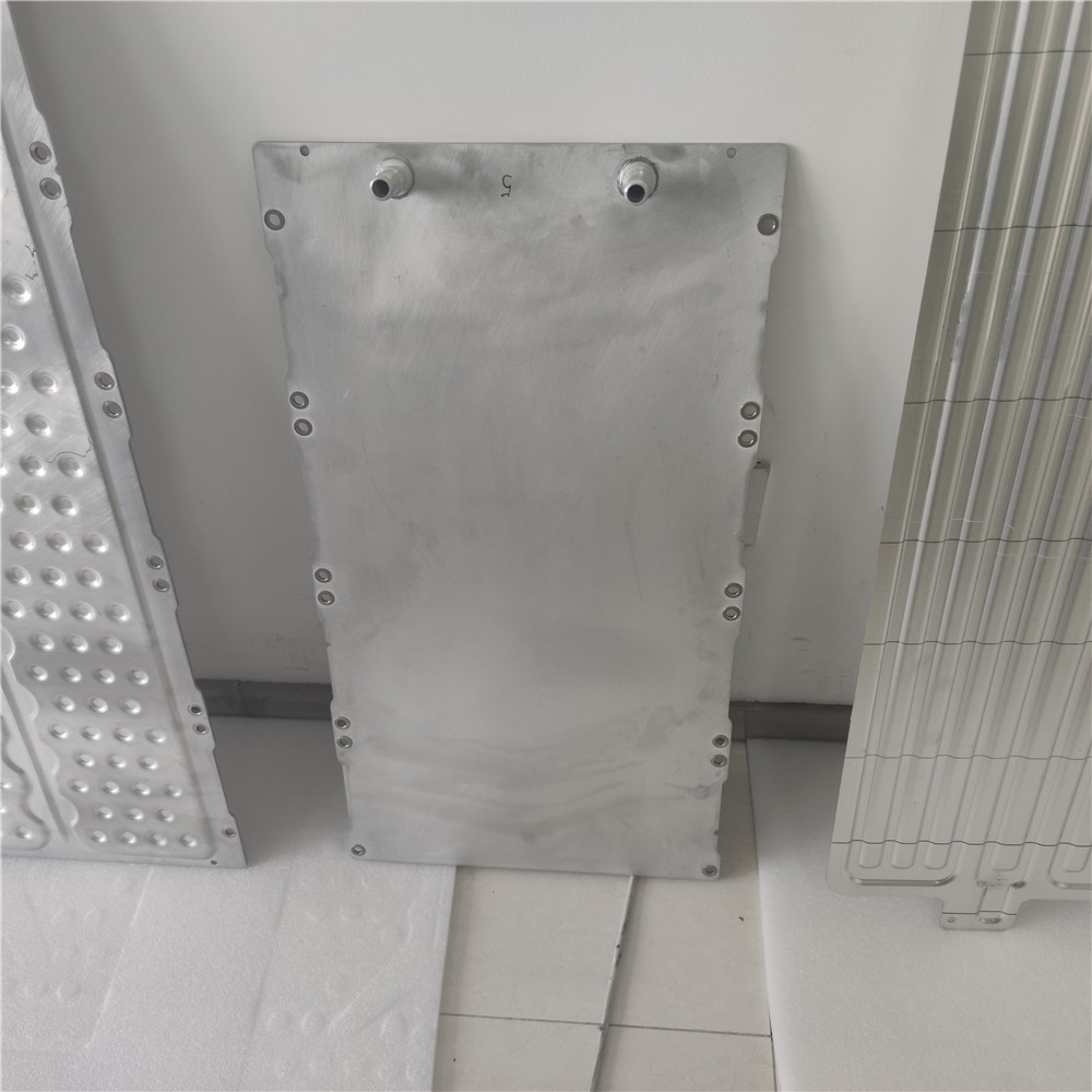 新能源货车动力电池换热用管式液冷板